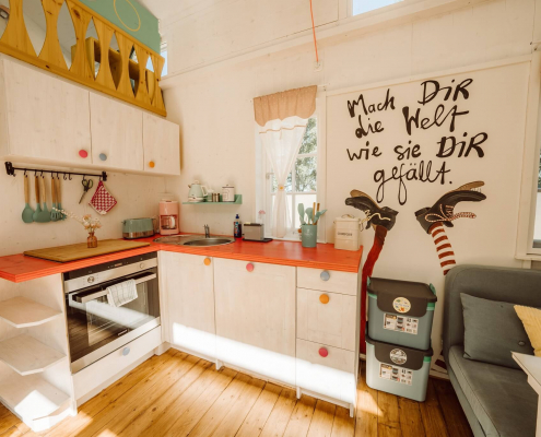 Tiny Ferienhaus Tiny Kunterbunt - Ansicht: Küche